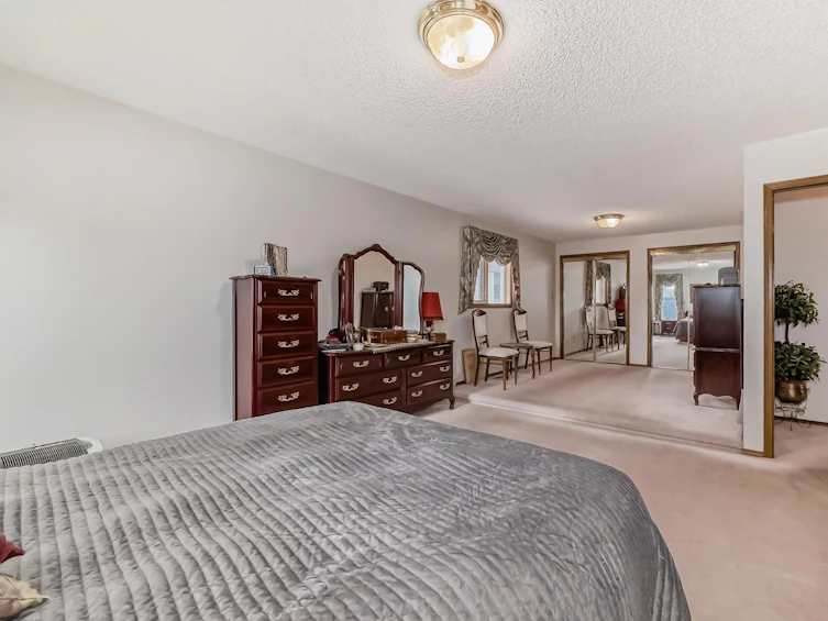 4003 38a Avenue NW, Edmonton, AB, T6L 6R5 - 22