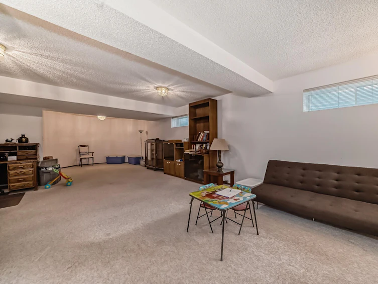 4003 38a Avenue NW, Edmonton, AB, T6L 6R5 - 32