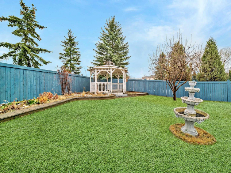 4003 38a Avenue NW, Edmonton, AB, T6L 6R5 - 44