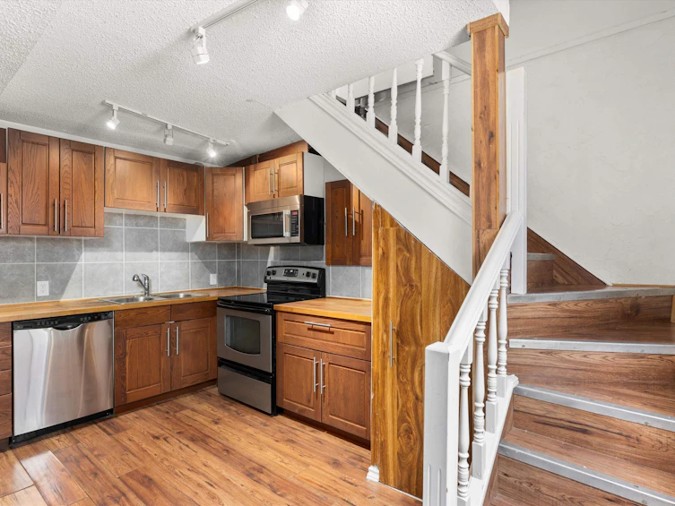 11334 111 Avenue, Edmonton, AB, T5G 0C8