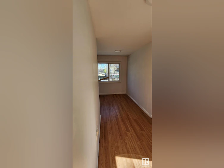 10712 103 Street NW, Edmonton, AB, T5H 2V8 - 10
