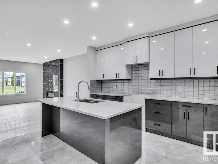 10419 55 Avenue, Edmonton, AB, T6H 0W5 - 15