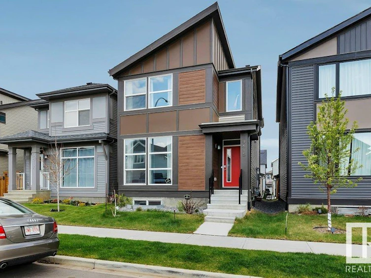 9615 230 Street, Edmonton, AB, T5T 7R4