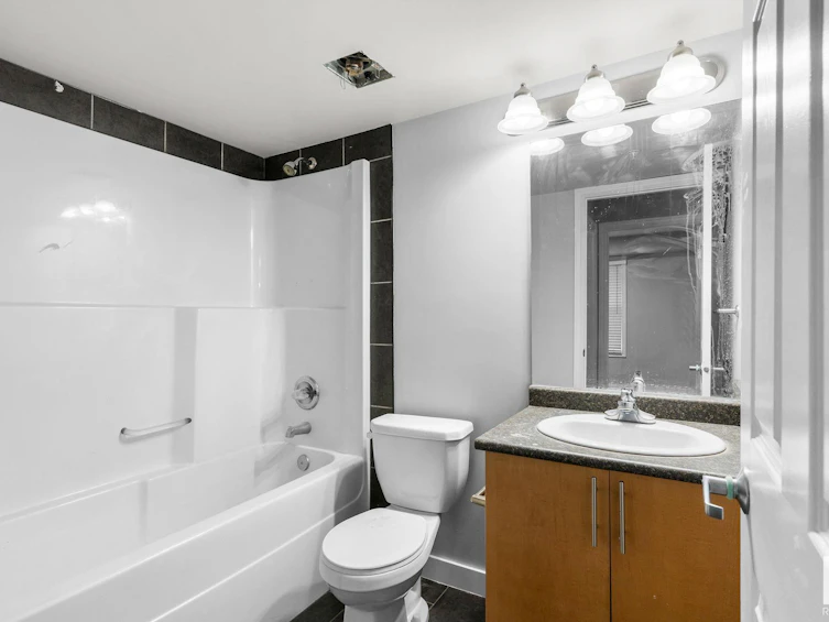 113-10118 106 Avenue, Edmonton, AB, T5H 0B8 - 19