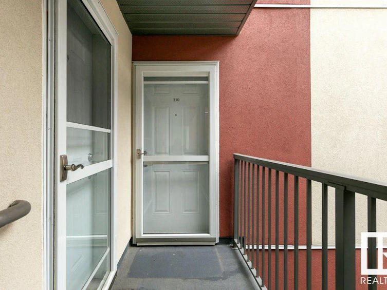 210-10118 106 Avenue NW, Edmonton, AB, T5H 0B8 - 3