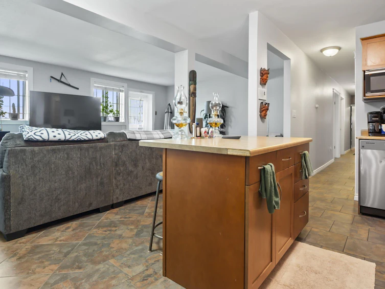 102-9323 105 Avenue NW, Edmonton, AB, T5H 0J7 - 7