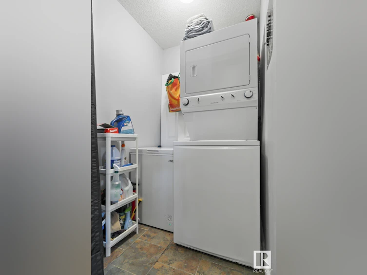 102-9323 105 Avenue NW, Edmonton, AB, T5H 0J7 - 19