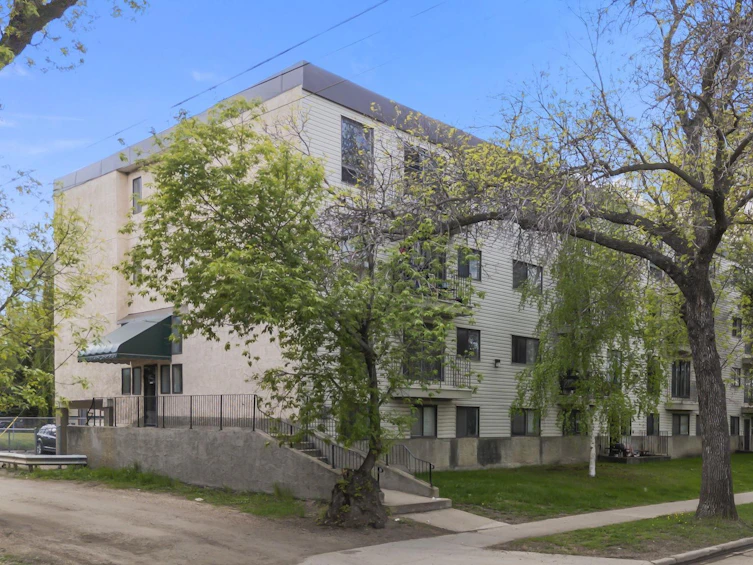 102-9323 105 Avenue NW, Edmonton, AB, T5H 0J7 - 2