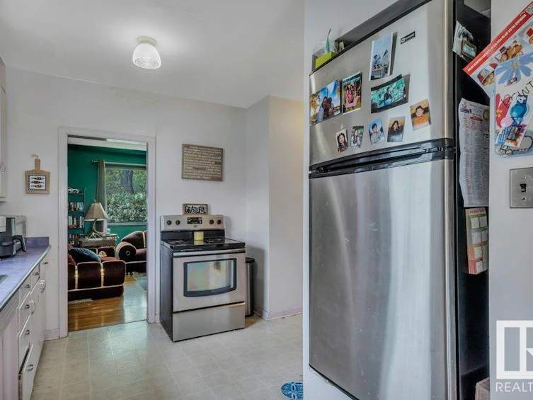10985 130 Street, Edmonton, AB, T5M 0Z6 - 10