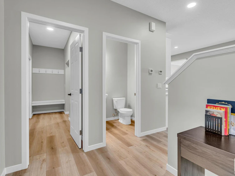 17644 49 Street, Edmonton, AB, T5Y 3Y1 - 3