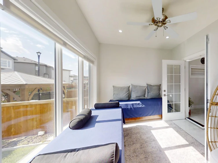 1922 20 Street NW, Edmonton, AB, T6T 2K9 - 20