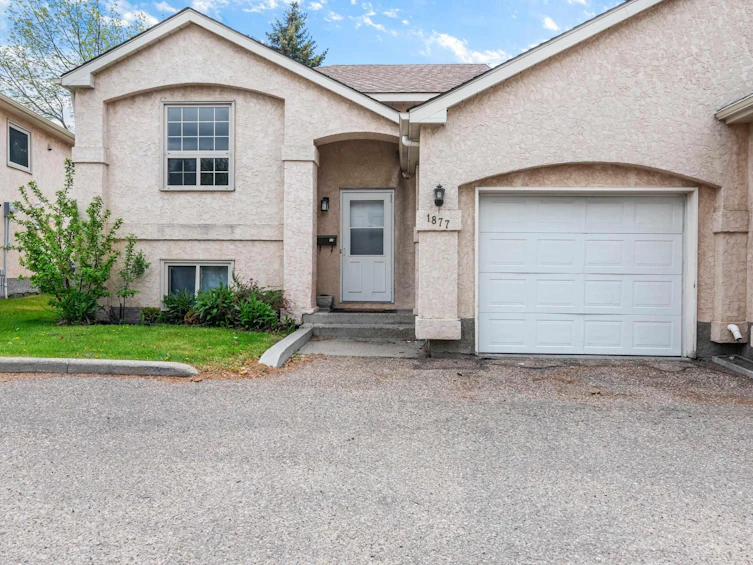 1877 Mill Woods Road E, Edmonton, AB, T6L 6K2