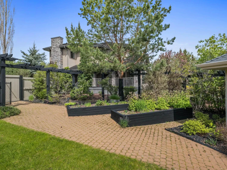 919 Hollingsworth Bend, Edmonton, AB, T6R 3L3 - 16