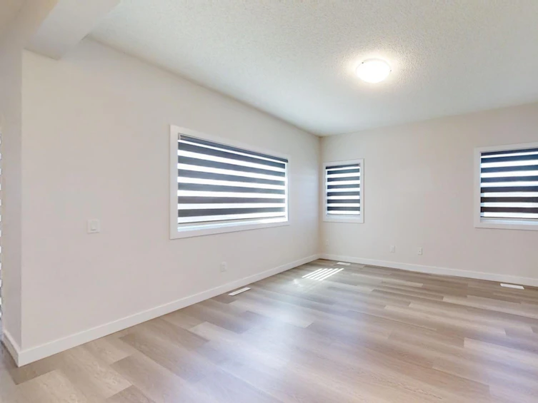 17926 62a Street NW, Edmonton, AB, T5Y 3Z4 - 18