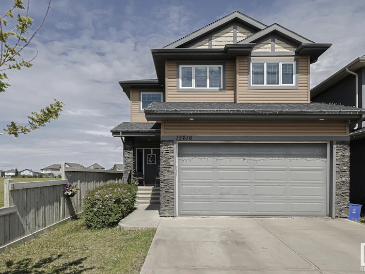 13616 163 Avenue, Edmonton, AB, T6V 0G3