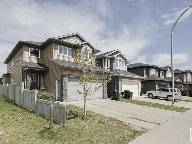 13616 163 Avenue, Edmonton, AB, T6V 0G3 - 2