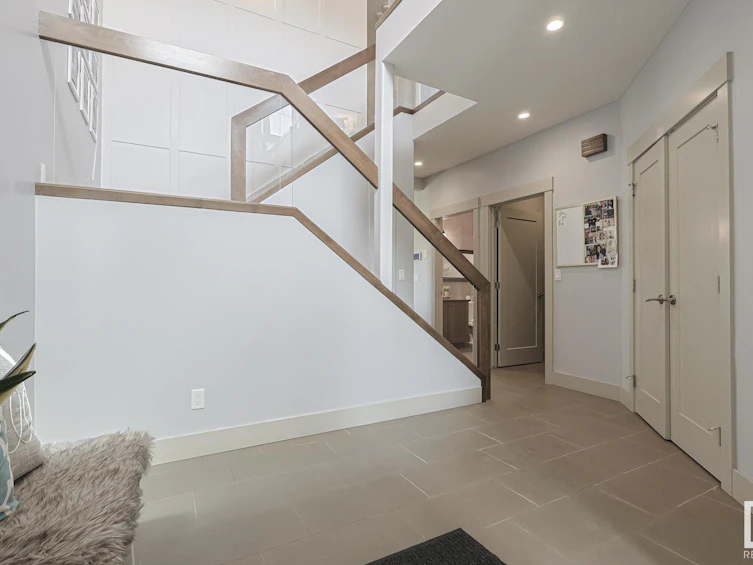 13616 163 Avenue, Edmonton, AB, T6V 0G3 - 5