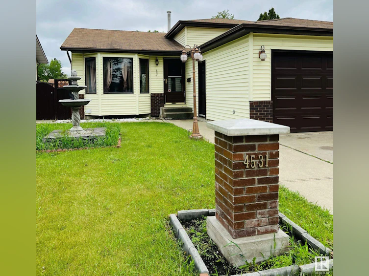 4531 25 Avenue NW, Edmonton, AB, T6L 3X6 - 2