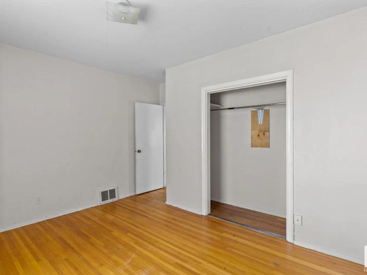 10215 138 Street, Edmonton, AB, T5N 2H9 - 18
