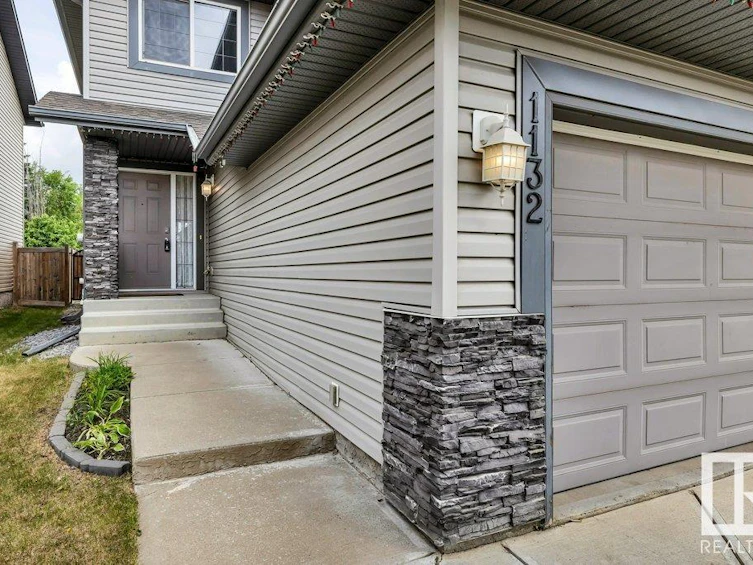 1132 Hays Drive, Edmonton, AB, T6M 0M3 - 3