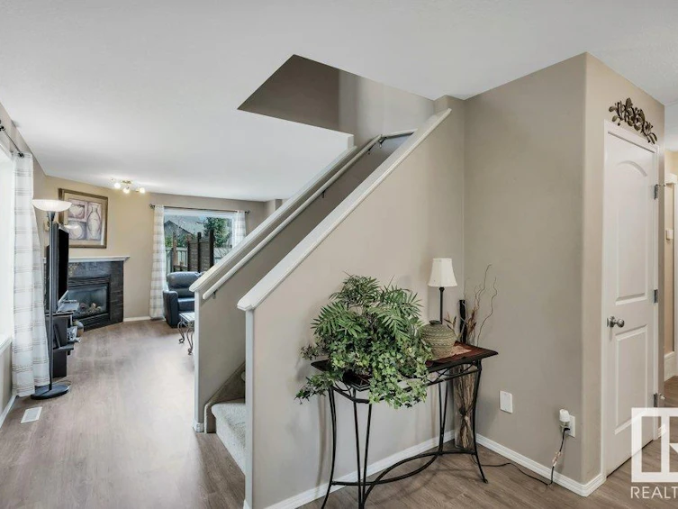 1132 Hays Drive, Edmonton, AB, T6M 0M3 - 4