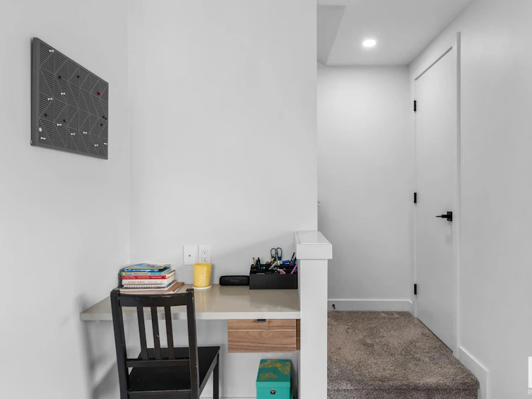 11204 95a Street, Edmonton, AB, T5G 1N8 - 20