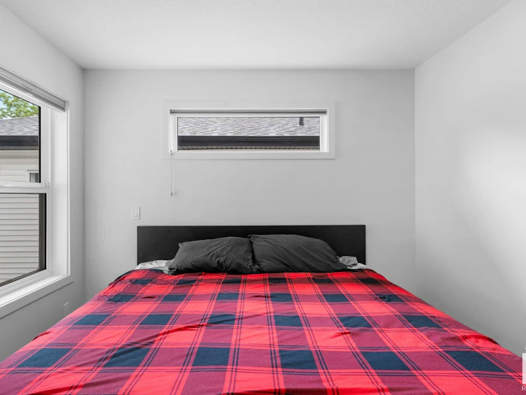 11204 95a Street, Edmonton, AB, T5G 1N8 - 23