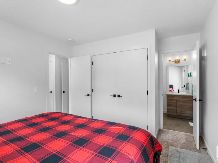 11204 95a Street, Edmonton, AB, T5G 1N8 - 24