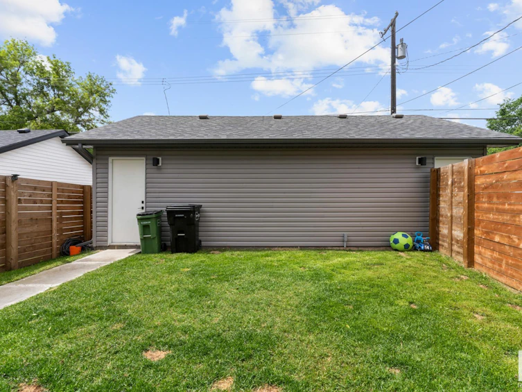 11204 95a Street, Edmonton, AB, T5G 1N8 - 40
