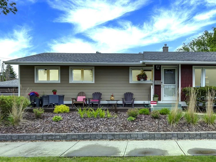 10108 67 Street NW, Edmonton, AB, T6A 2R3