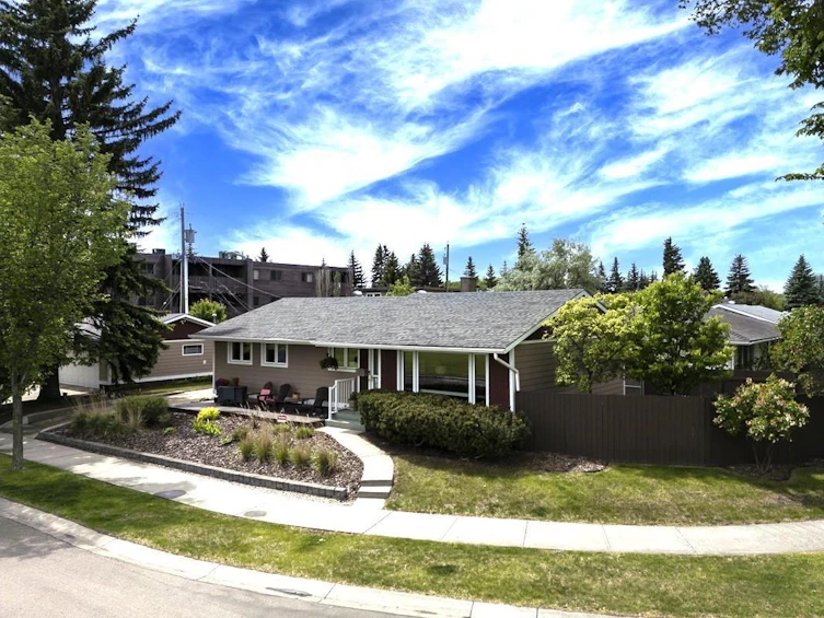 10108 67 Street NW, Edmonton, AB, T6A 2R3 - 2
