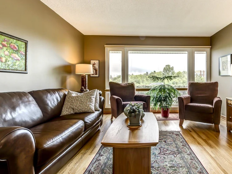 10108 67 Street NW, Edmonton, AB, T6A 2R3 - 5