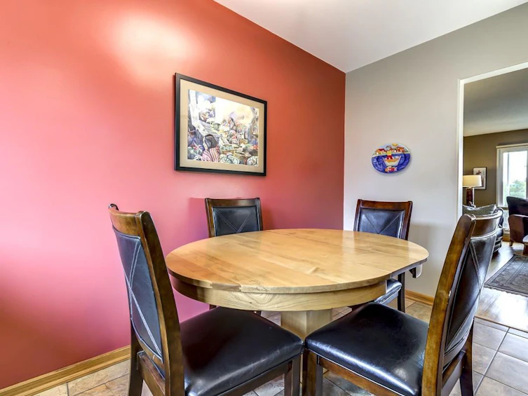 10108 67 Street NW, Edmonton, AB, T6A 2R3 - 8
