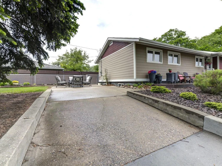 10108 67 Street NW, Edmonton, AB, T6A 2R3 - 49