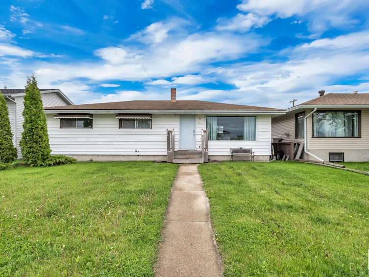 5011 46 Avenue, Millet, AB, T0C 1Z0 - 2
