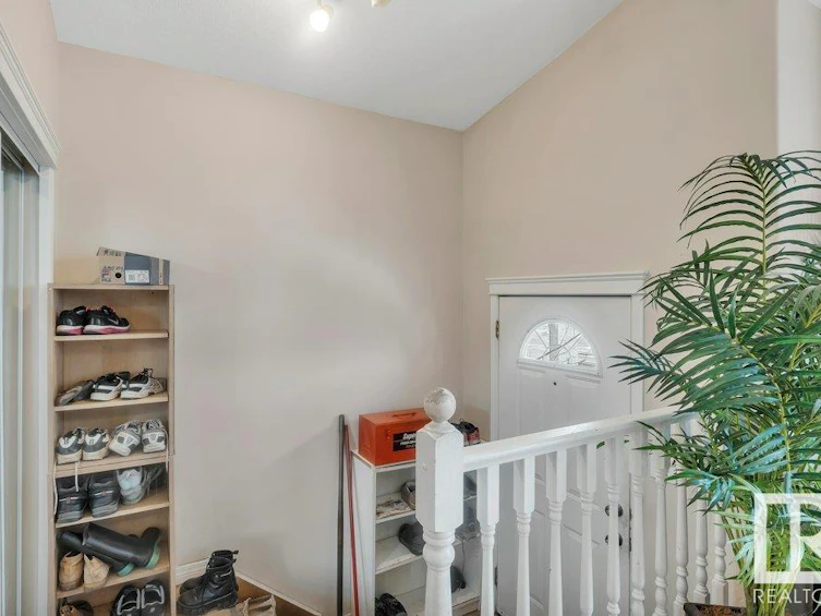9518 106 Avenue, Edmonton, AB, T5H 0N2 - 5