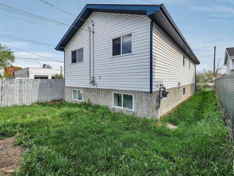 9518 106 Avenue, Edmonton, AB, T5H 0N2 - 19