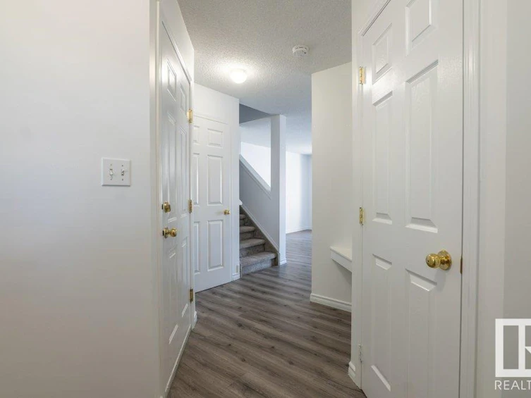 10-4020 21 Street, Edmonton, AB, T6T 1T8 - 4