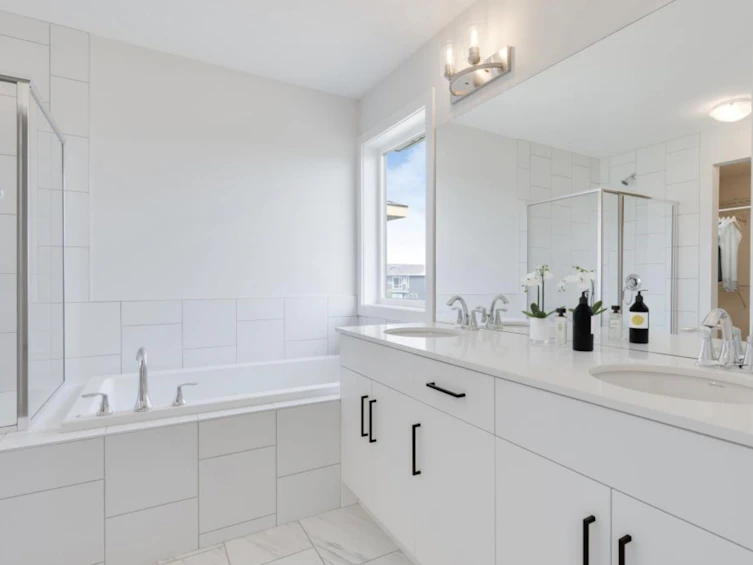 17431 2 Street NW, Edmonton, AB, T5Y 4G6 - 2