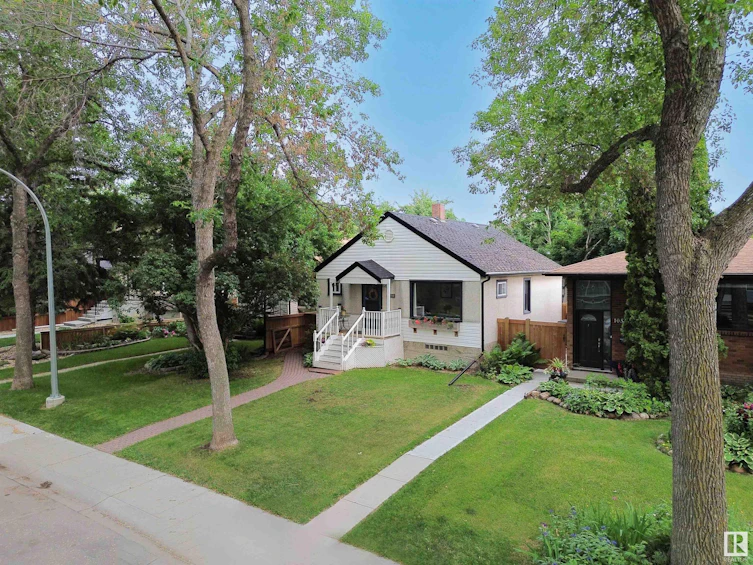 10511 71 Avenue NW, Edmonton, AB, T6E 0X2 - 2