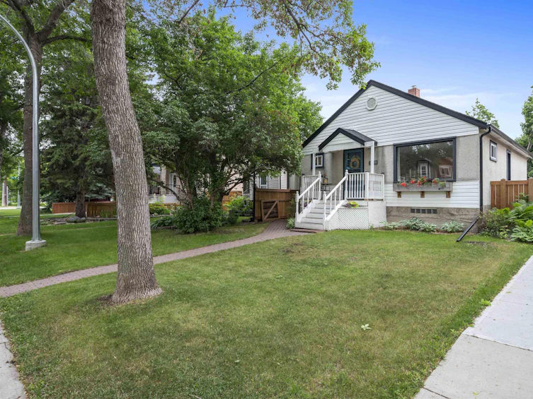 10511 71 Avenue NW, Edmonton, AB, T6E 0X2 - 4