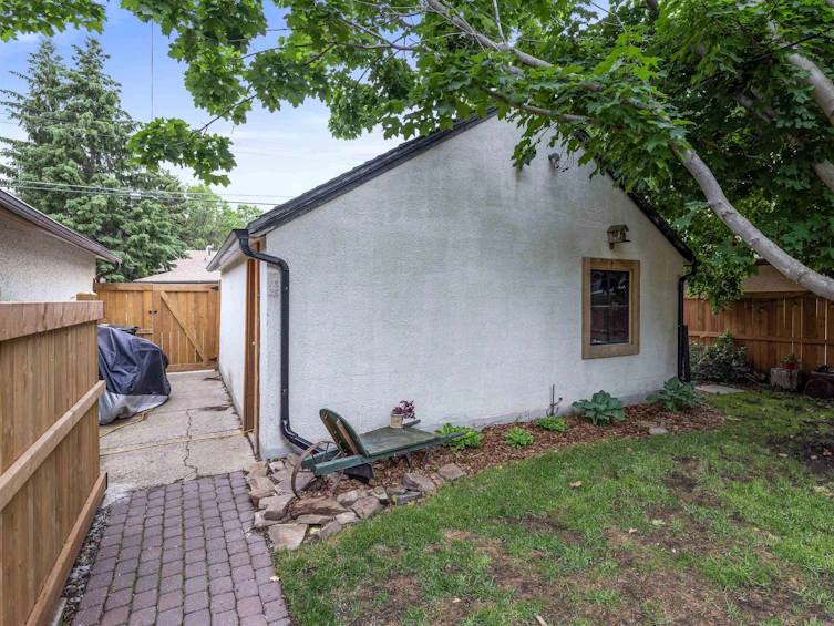 10511 71 Avenue NW, Edmonton, AB, T6E 0X2 - 15