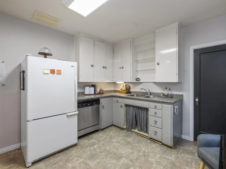 10511 71 Avenue NW, Edmonton, AB, T6E 0X2 - 22