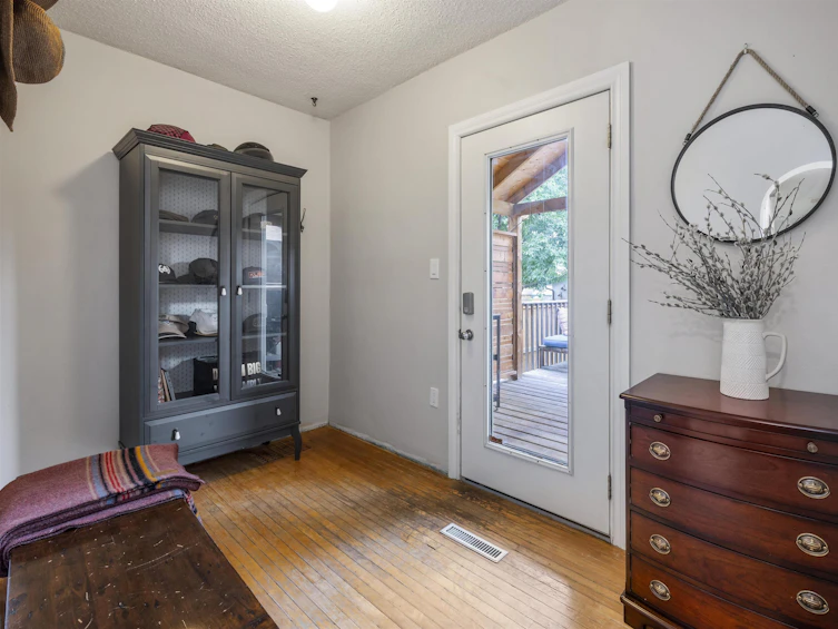 10511 71 Avenue NW, Edmonton, AB, T6E 0X2 - 31