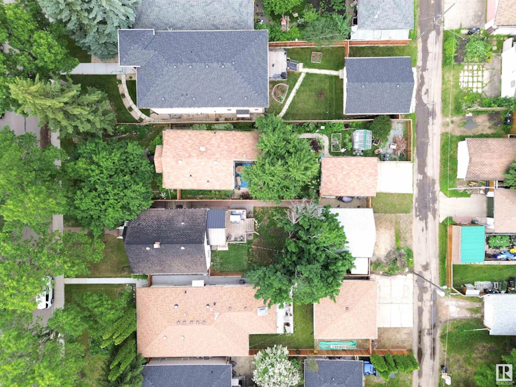 10511 71 Avenue NW, Edmonton, AB, T6E 0X2 - 39