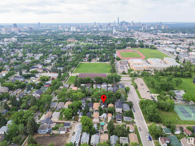 10511 71 Avenue NW, Edmonton, AB, T6E 0X2 - 41