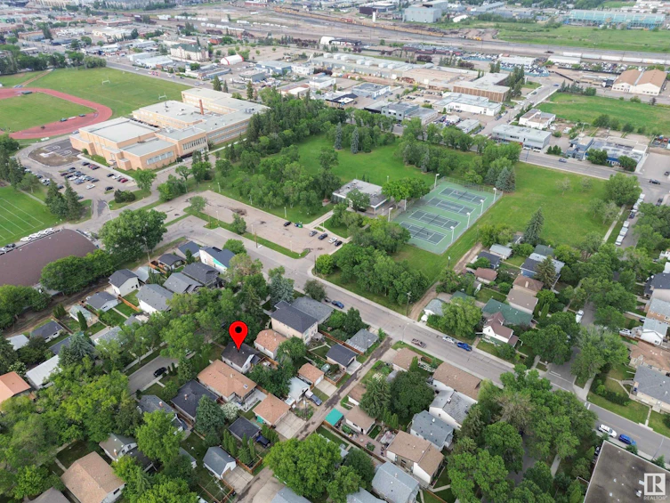 10511 71 Avenue NW, Edmonton, AB, T6E 0X2 - 43