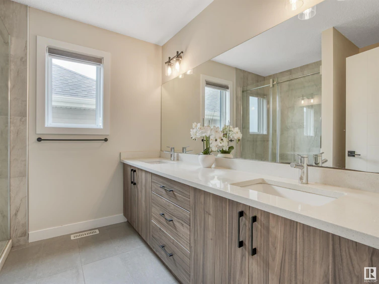 5320 22 Avenue SW, Edmonton, AB, T6X 2H8 - 31