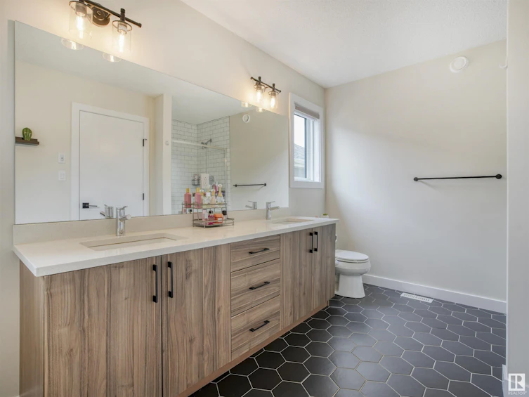 5320 22 Avenue SW, Edmonton, AB, T6X 2H8 - 38