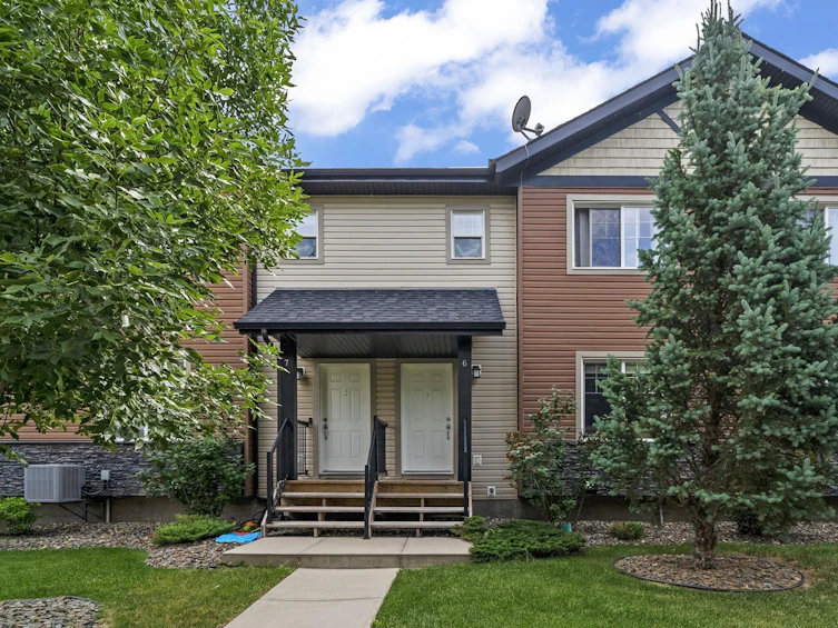 06-8716 179 Avenue NW, Edmonton, AB, T5Z 0J3